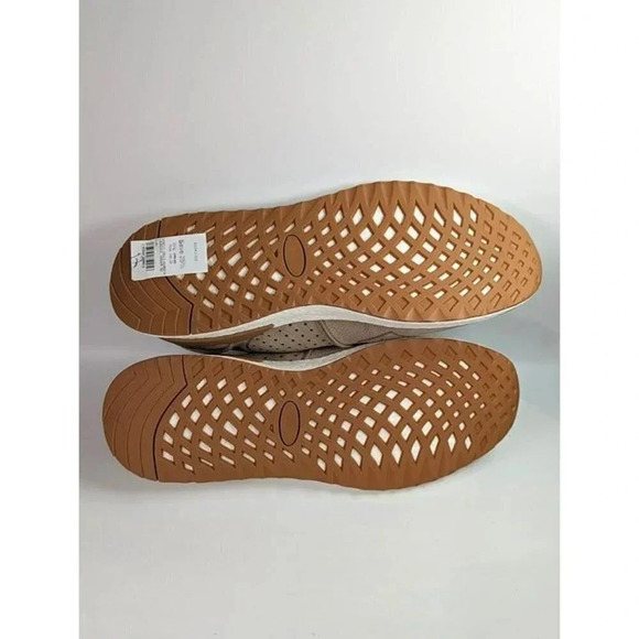 Gentle Souls Men's Laurence Jogger Sneakers Mushroom Grey Size 12 (MSRP $199) - Picture 8 of 9